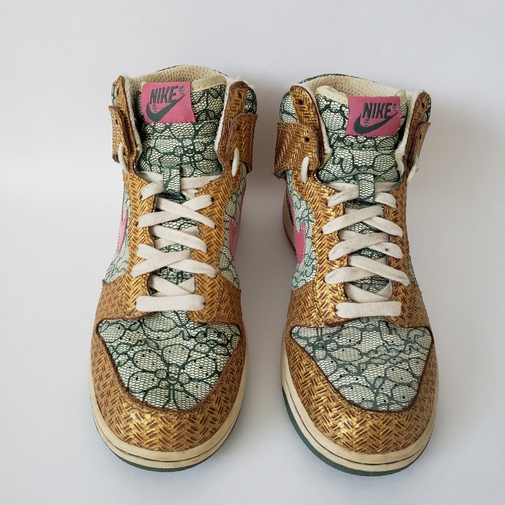 RARE 2007 Nike Dunk High sneakers.